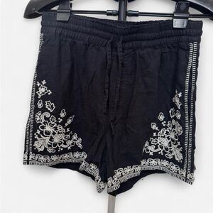 NWOT Tahari Black High-Waist Shorts with Floral White Detailing